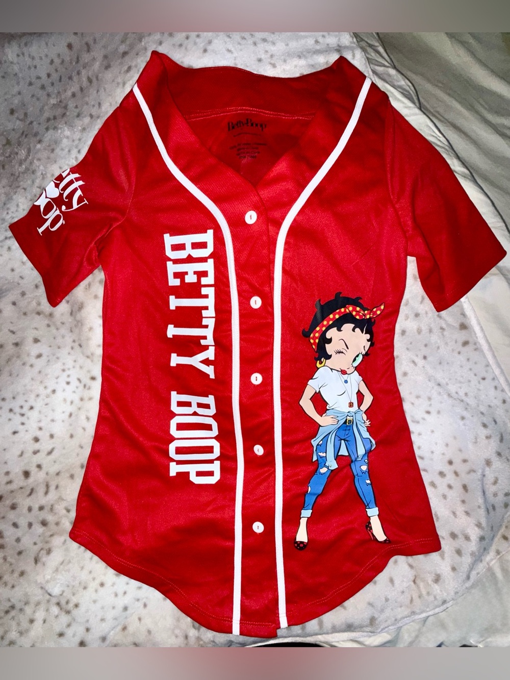 Junior Girl’s Betty Boop Red Baseball-Style Jersey with Character Graphic